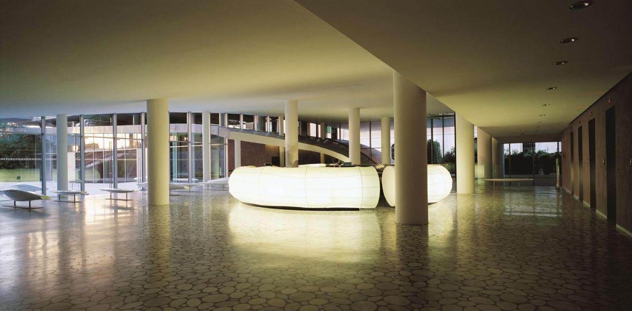 Radisson Blu Es. Hotel, Roma Exteriör bild The lobby of the hotel